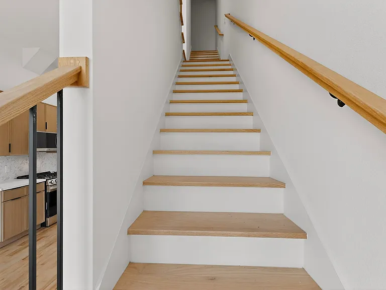 2080 Kelly Ave — Photo 6