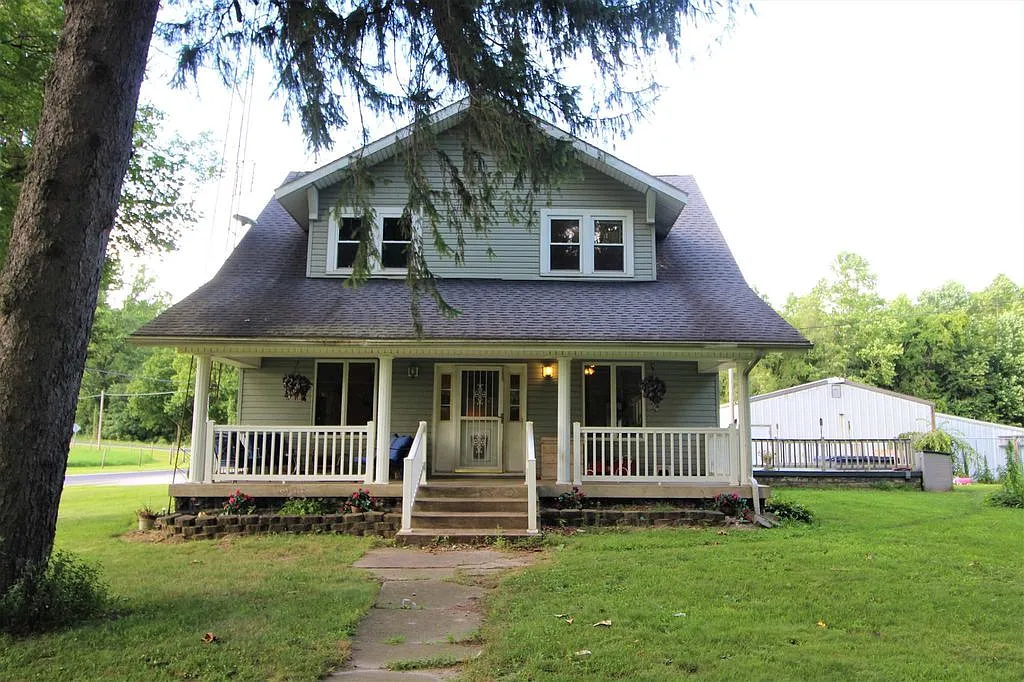 6 bed, 1.5 bath, 1664 sqft, $1,800 — Photo 2