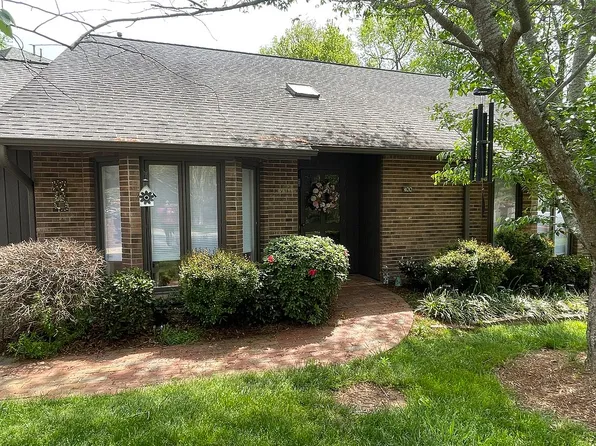 400 Chadbourne Ct, Winston Salem, NC 27104