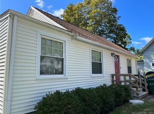 140 Fog Plain Rd, Waterford, CT 06385