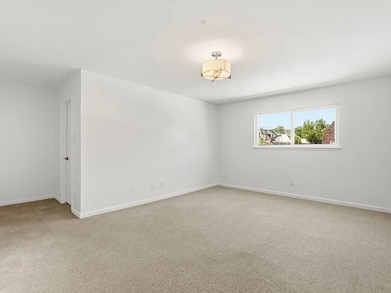 450 N Post Oak Ln — Photo 20