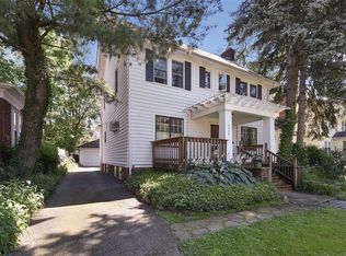 2974 Berkshire Rd, Cleveland Heights, OH 44118