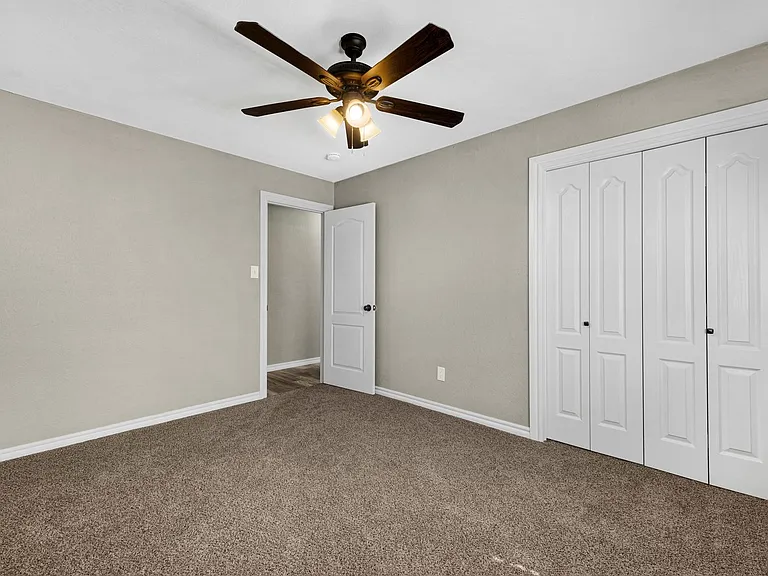 6943 NW Eisenhower Dr — Photo 26