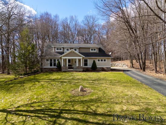7389 Silver Ridge Dr NE, Rockford, MI 49341