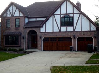 2027 Bunker Cir, Naperville, IL 60563