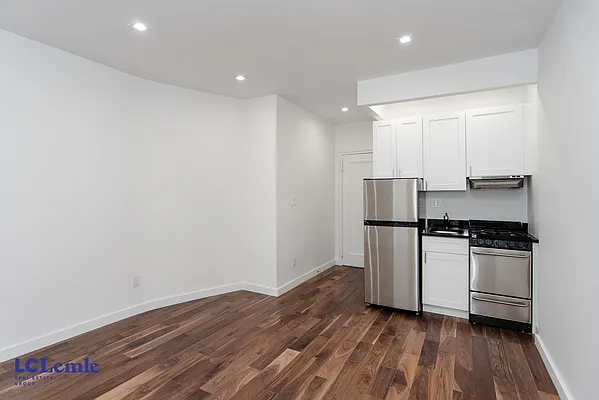 Rented by LC Lemle Real Estate Group | media 4