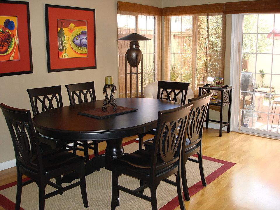 Family room/dining room