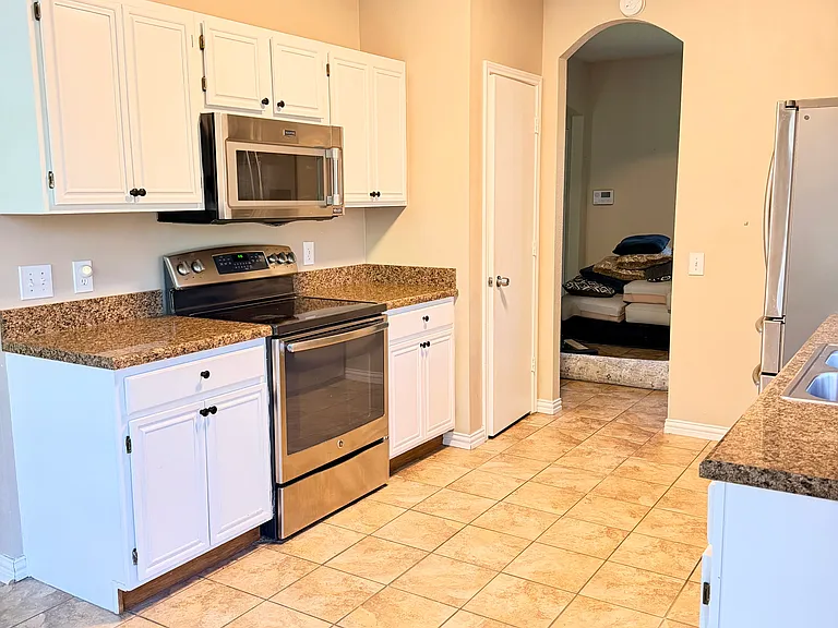 3401 Canyon View Ct — Photo 2