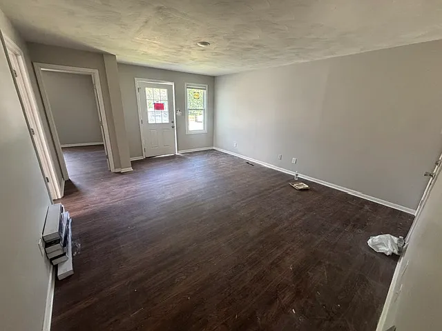 2214 Jefferson St — Photo 4