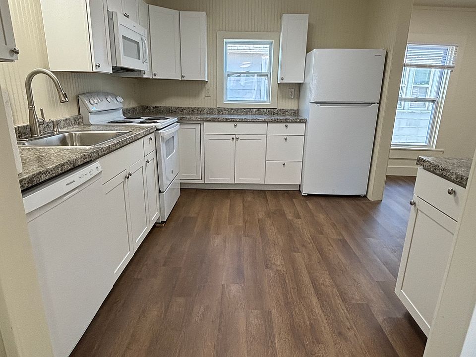 1st image of 106 Lawrence St #2