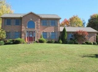 165 Zimmer Ln, Waynesburg, PA 15370