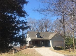 21401 Dawson St, Greenview, IL 62642