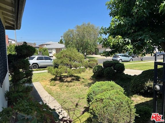 3rd image of 3870 S Norton Ave