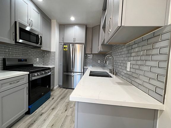 2nd image of 513 Avenue G APT F