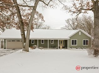 27818 W Flynn Creek Dr, Barrington, IL 60010