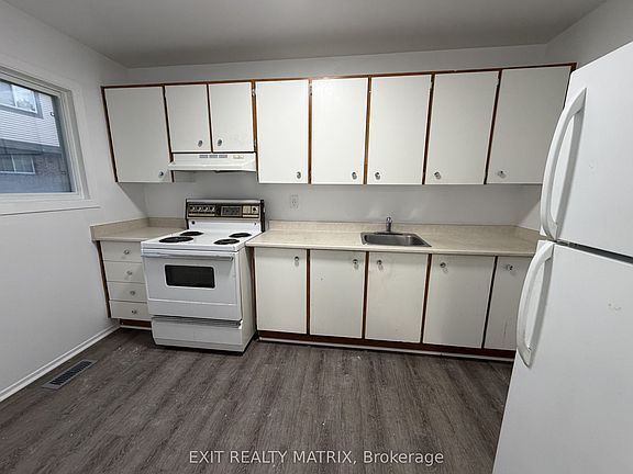 3rd image of 2622 Pimlico Cres #123