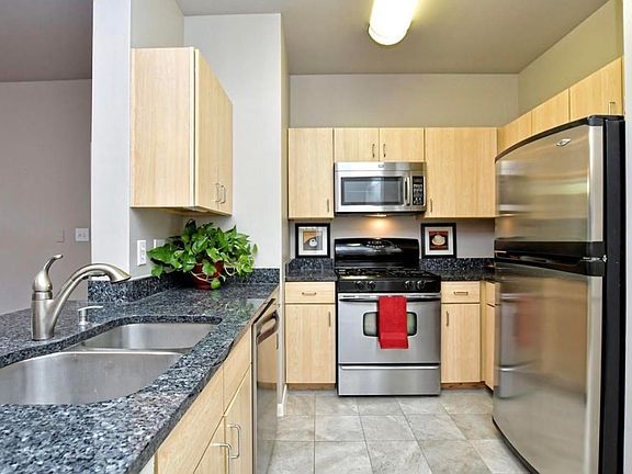 4th image of 2209 Hancock Dr APT 34