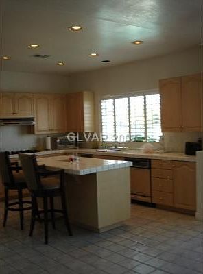 4th image of 2976 Sun Lake Dr