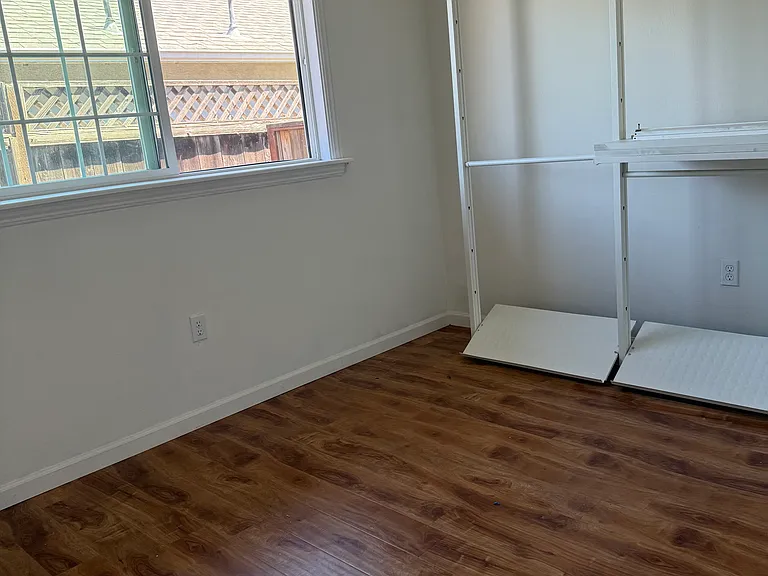 1761 Parkmoor Ave — Photo 13