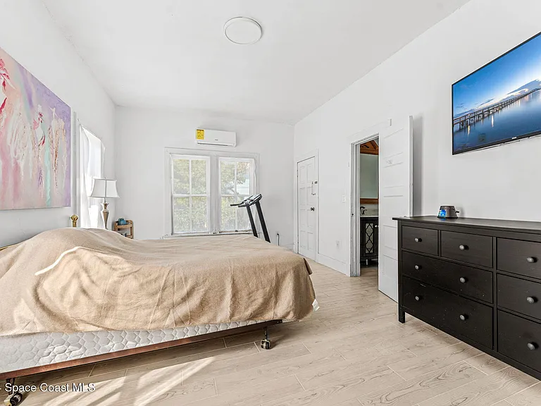 1365 Pineapple Ave #N — Photo 19