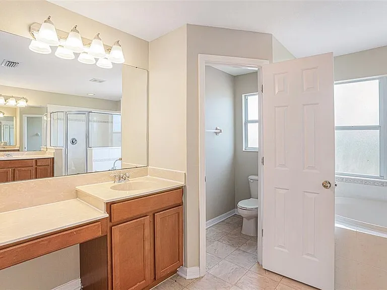 8602 Sandy Plains Dr — Photo 16