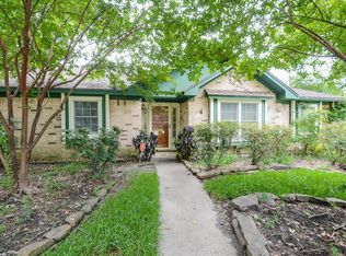 906 Pear Tree Ln, Houston, TX 77073