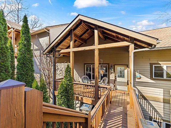 2nd image of 100 Sawgrass Dr #3