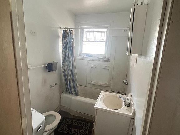 5th image of 5112 Hadfield St