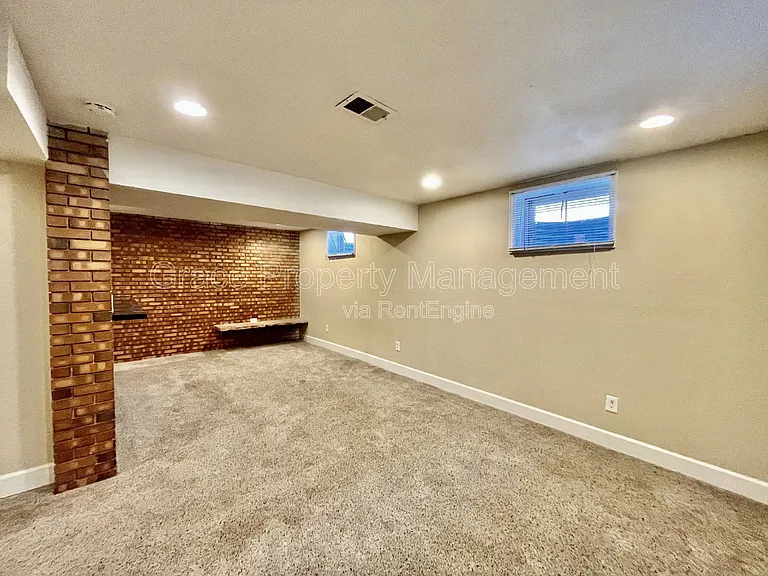 10758 Ogden St — Photo 18