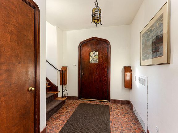 4th image of 1911 Geddes Ave