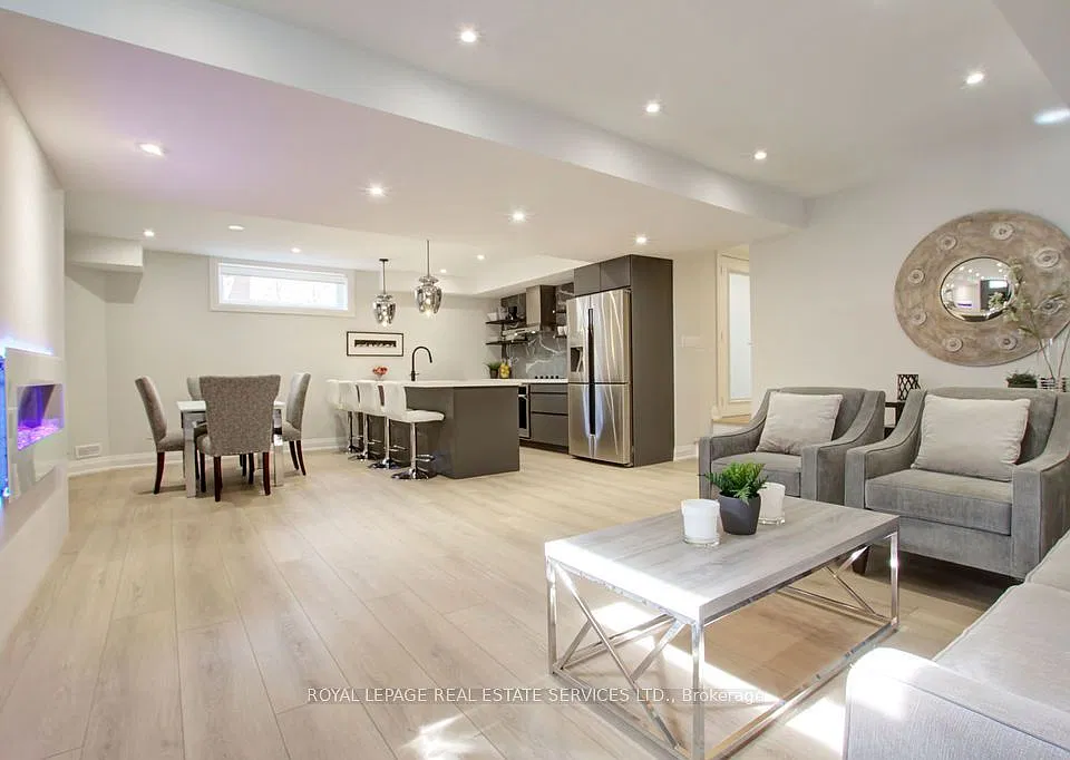 164 Maurice Dr #2