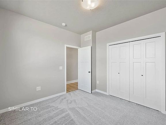 4th image of 2845 SE Florence Dr