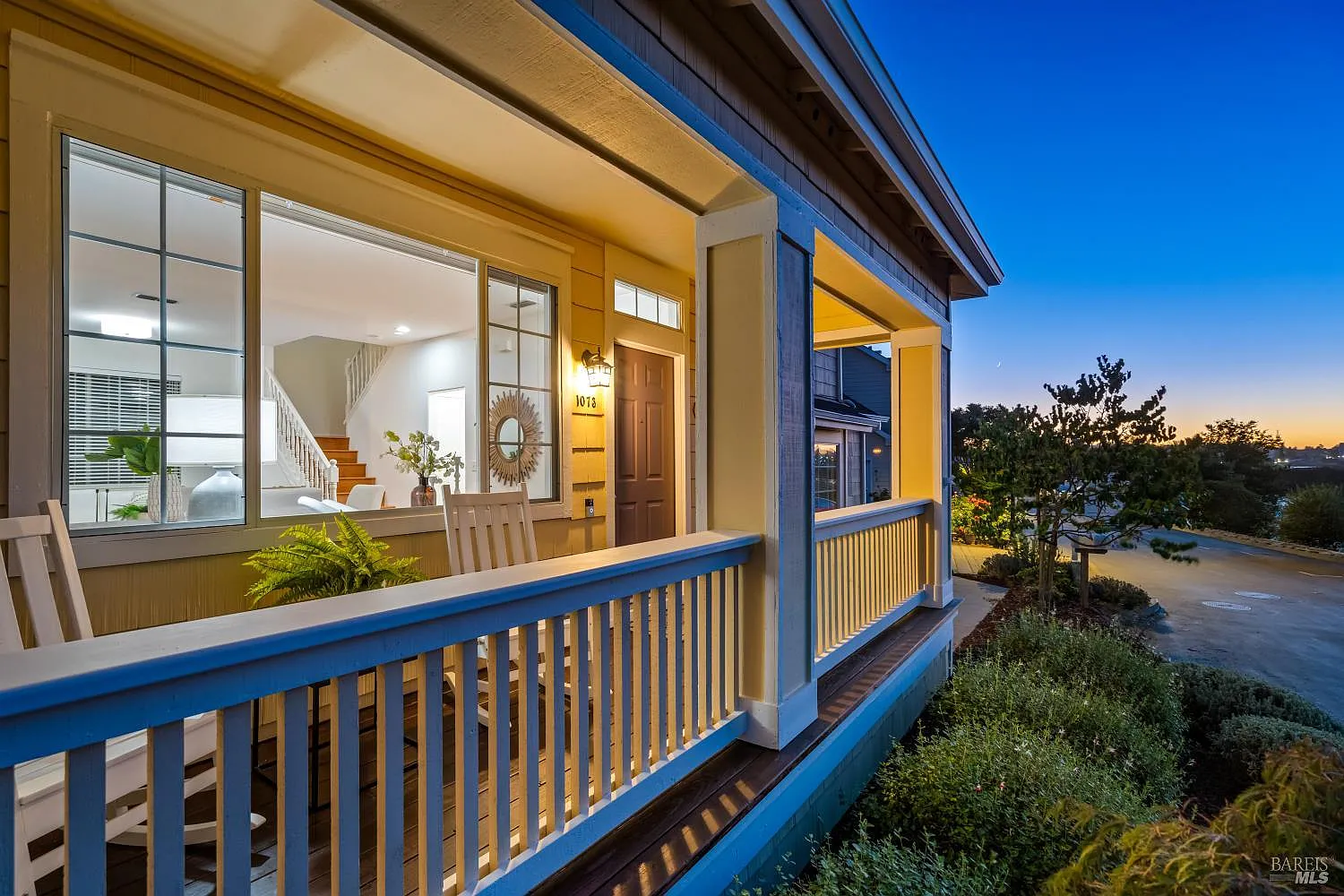 1073 Warren Drive - Photo 3