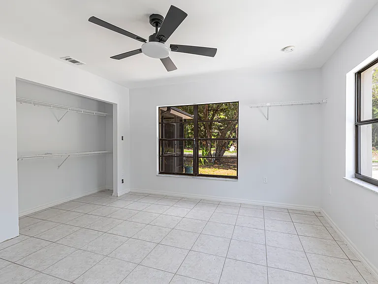 1750 Washburn Ave — Photo 6