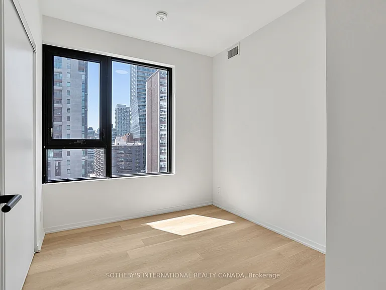 109 Erskine Ave #1110 — Photo 32