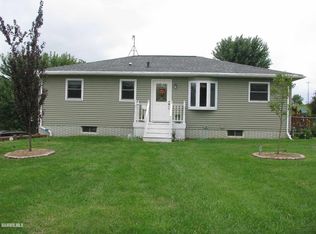 14333 W Prairie Ln, East Dubuque, IL 61025