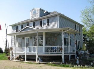 8041 Langer Ln, Godfrey, IL 62035