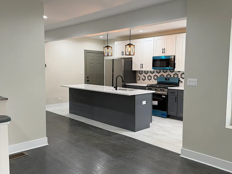 7948 S Evans Ave #8 — Photo 3