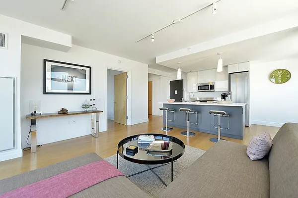 Rented by Two Trees | media 11