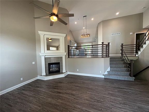 3rd image of 908 SE 15th St