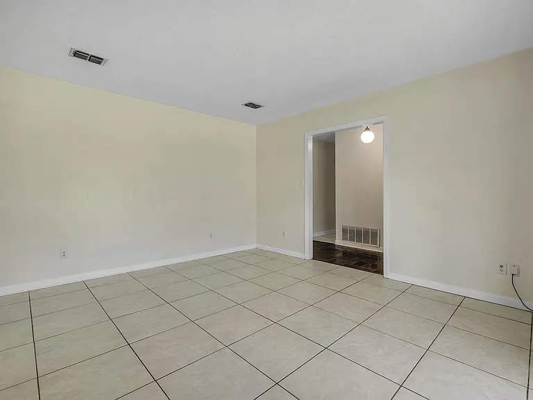 2613 Killarney Way — Photo 21