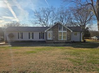 2436 Cages Bend Rd, Gallatin, TN 37066