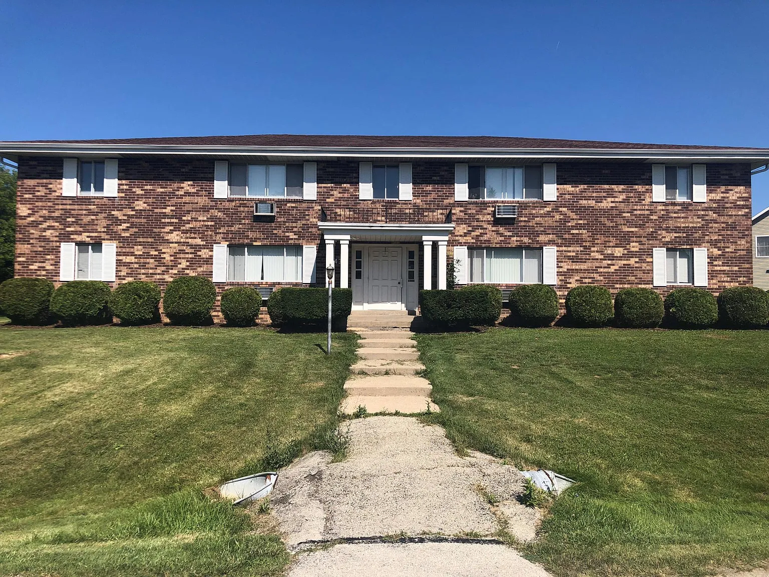 4315 Kennedy Dr — Photo 1