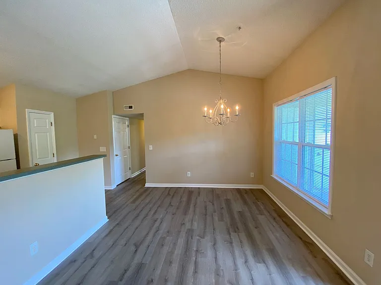 533 Scholastic Ct — Photo 5