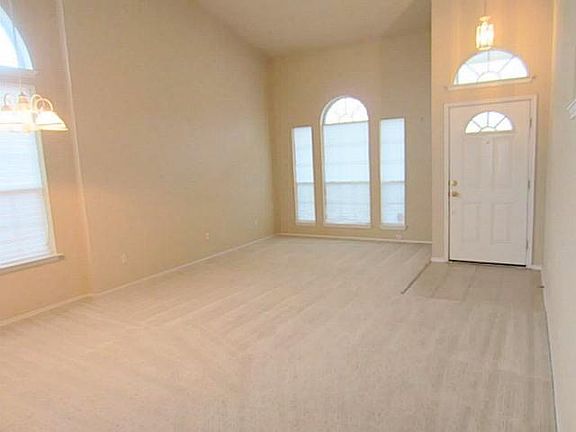 3rd image of 3108 Belgrave Falls Ln