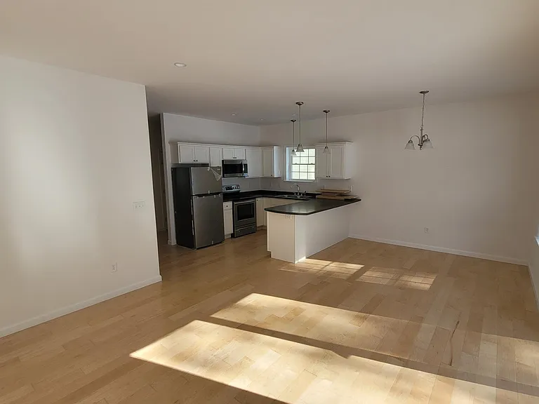 169 Monroe Rd #3 — Photo 2