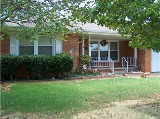 216 W Pratt Dr, Midwest City, OK 73110