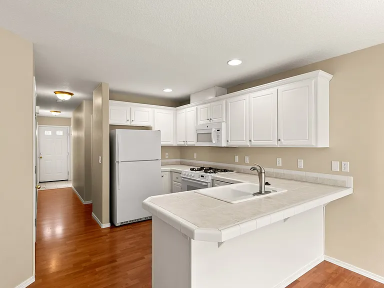 3977 SW 180th Ter — Photo 4