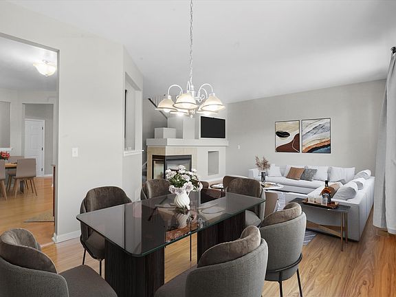 3rd image of 34W630 Roosevelt Ave Unit D