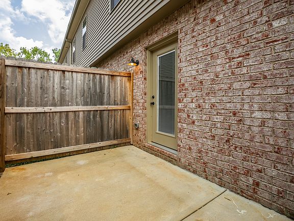 4th image of 2506 E Main St #D3